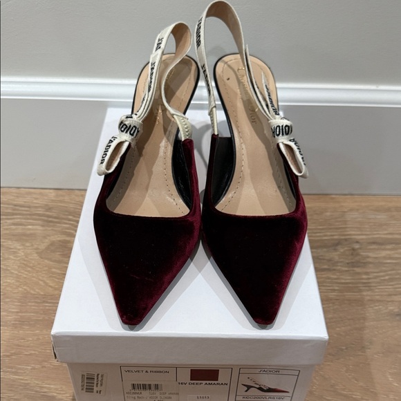 Authentic pre loved J’Adior Burgundy Velvet slingbacks - Picture 2 of 4